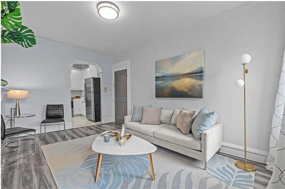 Tranquil 2-bedroom apartment in Brooklyn - Tap to explore photos