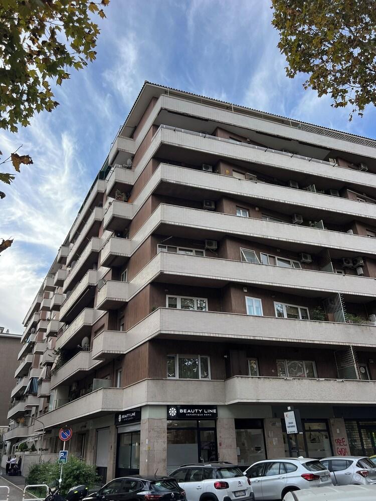 Luxury flat 2 rooms in Vatican area, metro