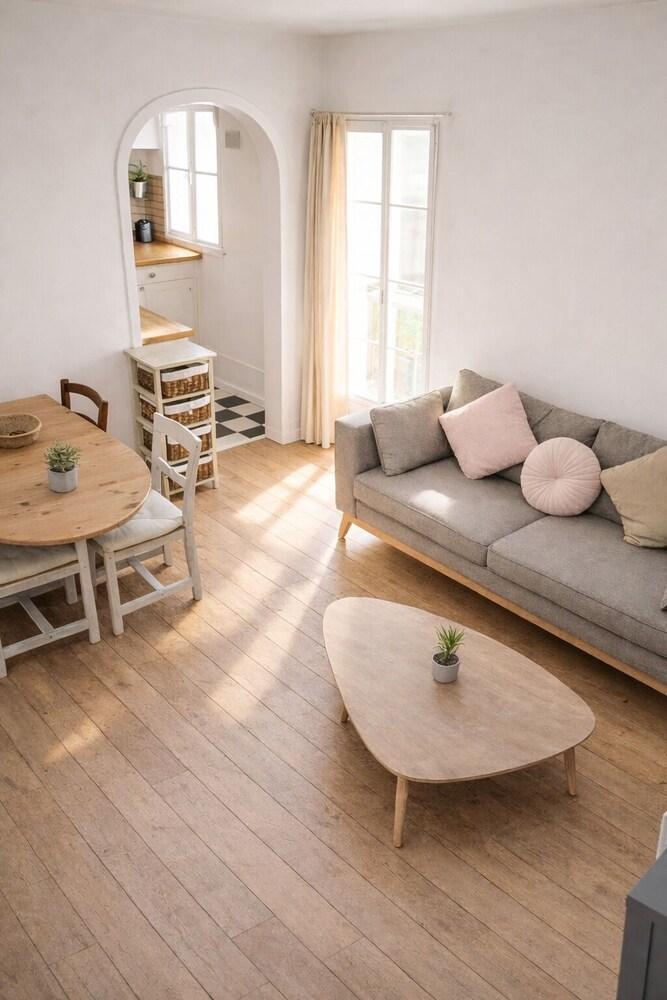 Central Paris - Marais/Bastille- beautiful loft - newly renovated bright & quiet - Tap to explore photos