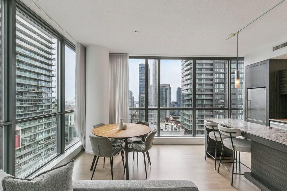 Luxury Downtown Apartment 2bed2bath | Parking| Pool | Gym - Tap to explore photos