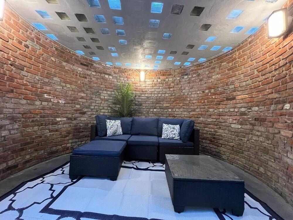 Cozy 3-bedroom Apartment Brooklyn - Tap to explore photos