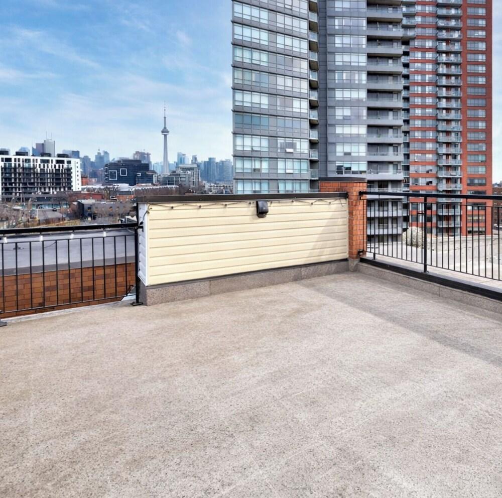 Spacious 3 Bdrm Townhome in Liberty Village