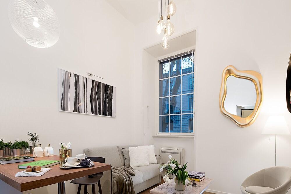 Marvellous 3 bed / 2 bath apt near Vatican - Tap to explore photos