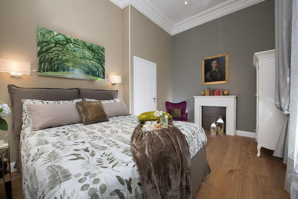 Marvellous 3 bed / 2 bath apt near Vatican - Tap to explore photos