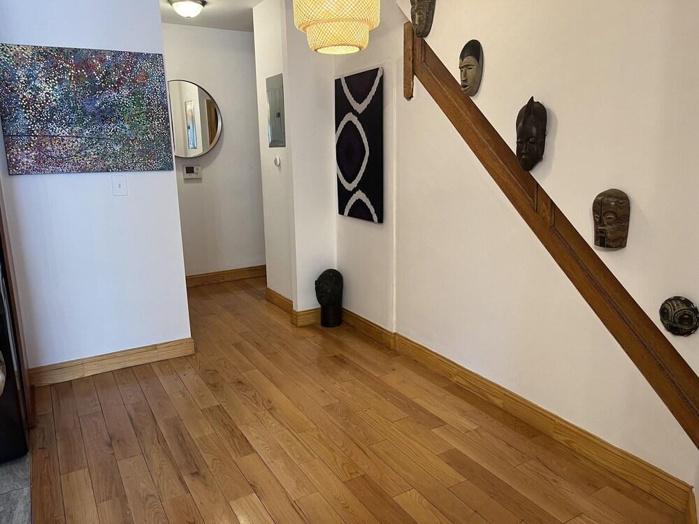 Huge 2 Bedroom / 2 Bathroom Apt