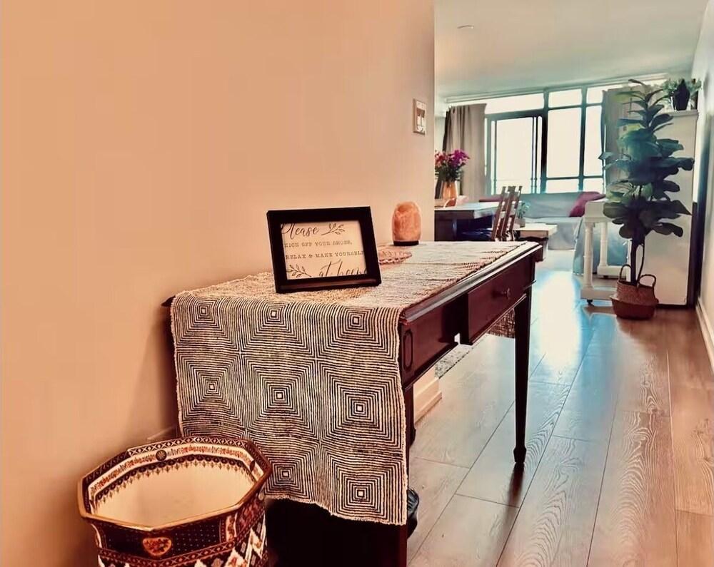 Luxury Lakeview Downtown Condo + Parking & Balcony - Tap to explore photos