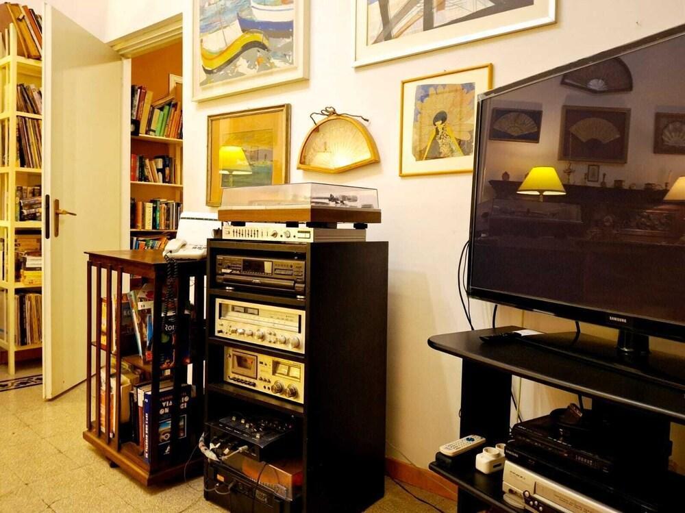 Cozy - Tap to explore photos