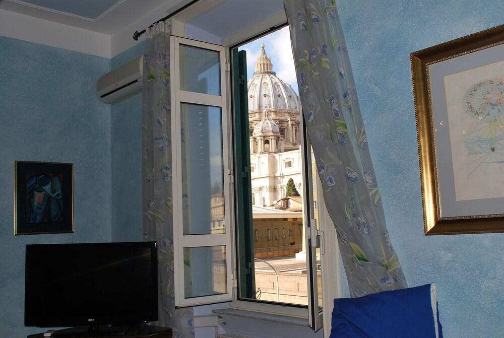 Apartment 50 meters from San Peter's