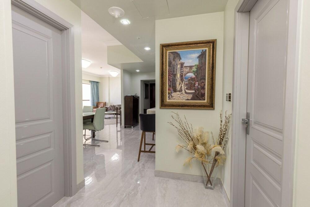 Breathtaking 2BR flat with direct sea view - Tap to explore photos