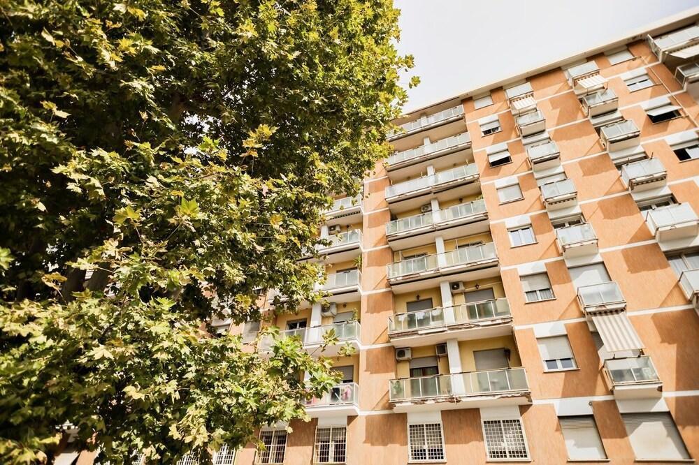 Stepahouse: Bilo in S Paulo Rome  Comfort and Convenience Two Steps from Metro