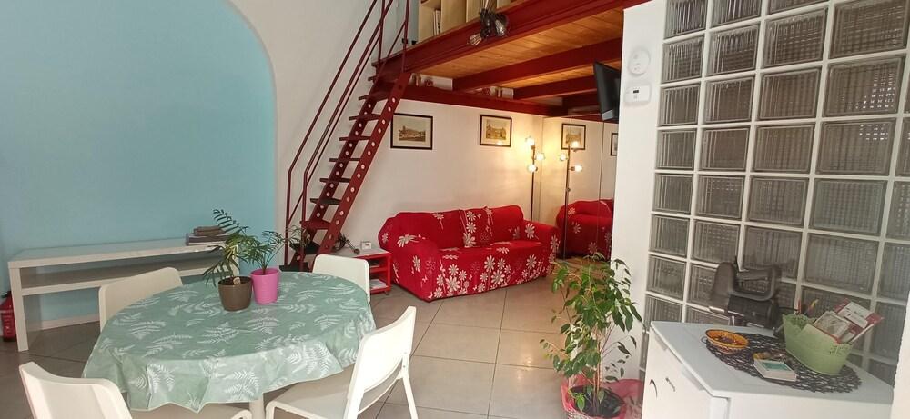 Cozy studio apartment with loft in San Lorenzo