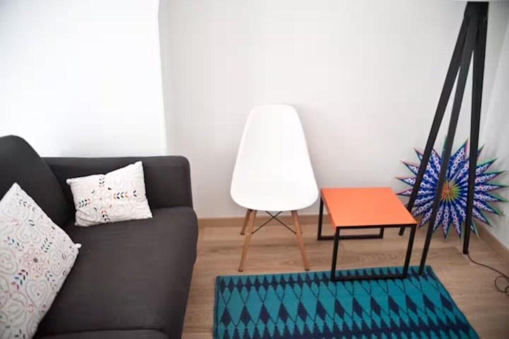 Charming apartment near the Eiffel Tower - Tap to explore photos