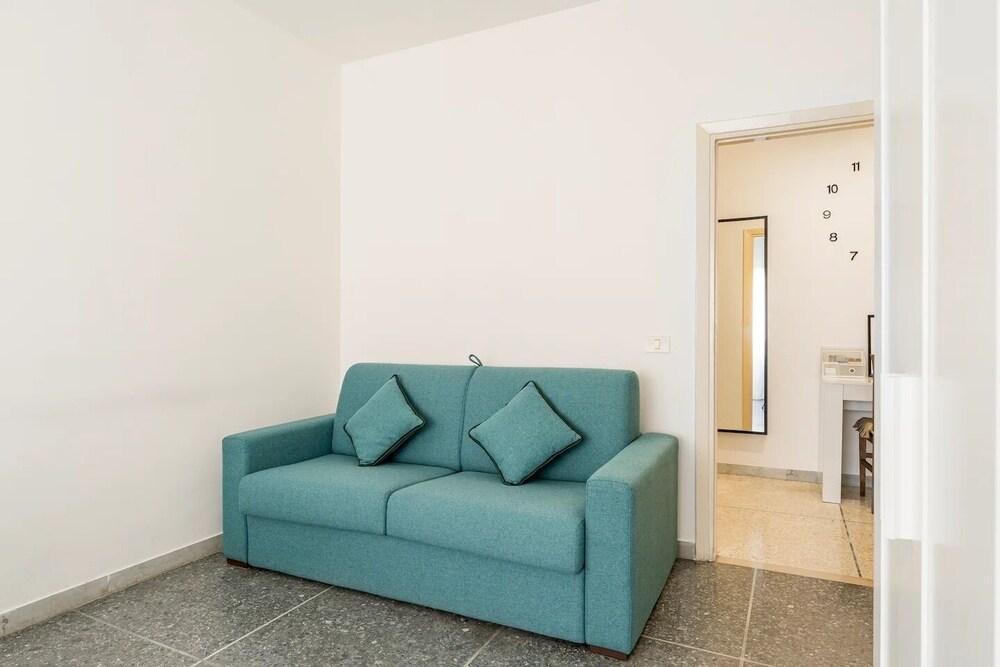 St. Peter's. Comfortable apartment at the Vatican - Tap to explore photos