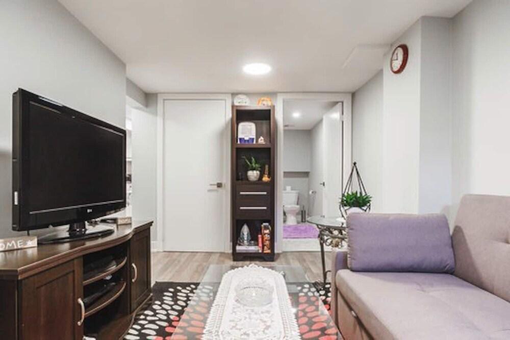 Cozy Toronto Private Apartment