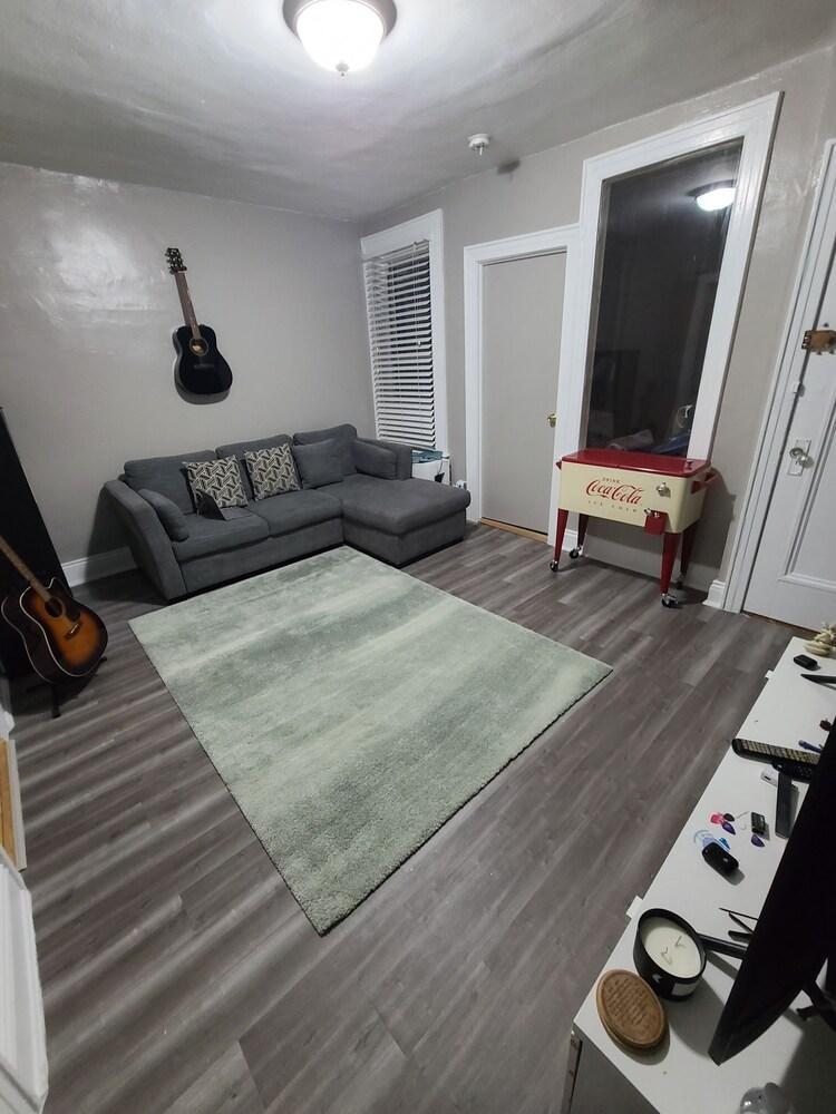 Comfortable apartments near to Manhattan - Tap to explore photos