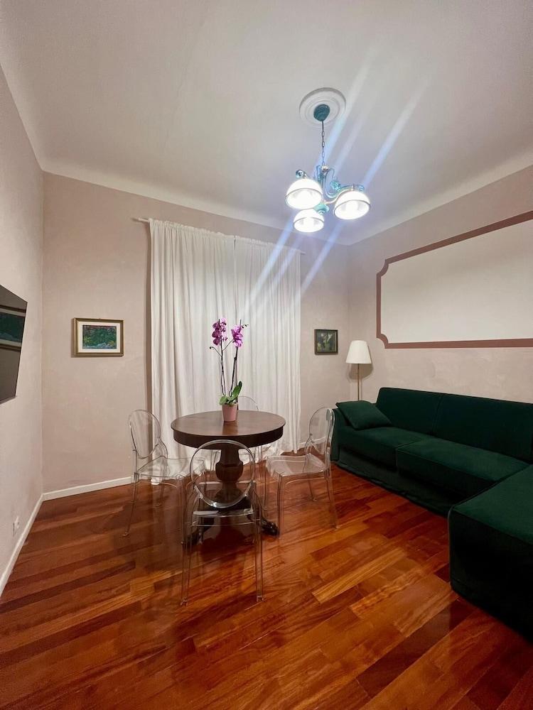 Penthouse23 Vatican Charming Apartment - Tap to explore photos