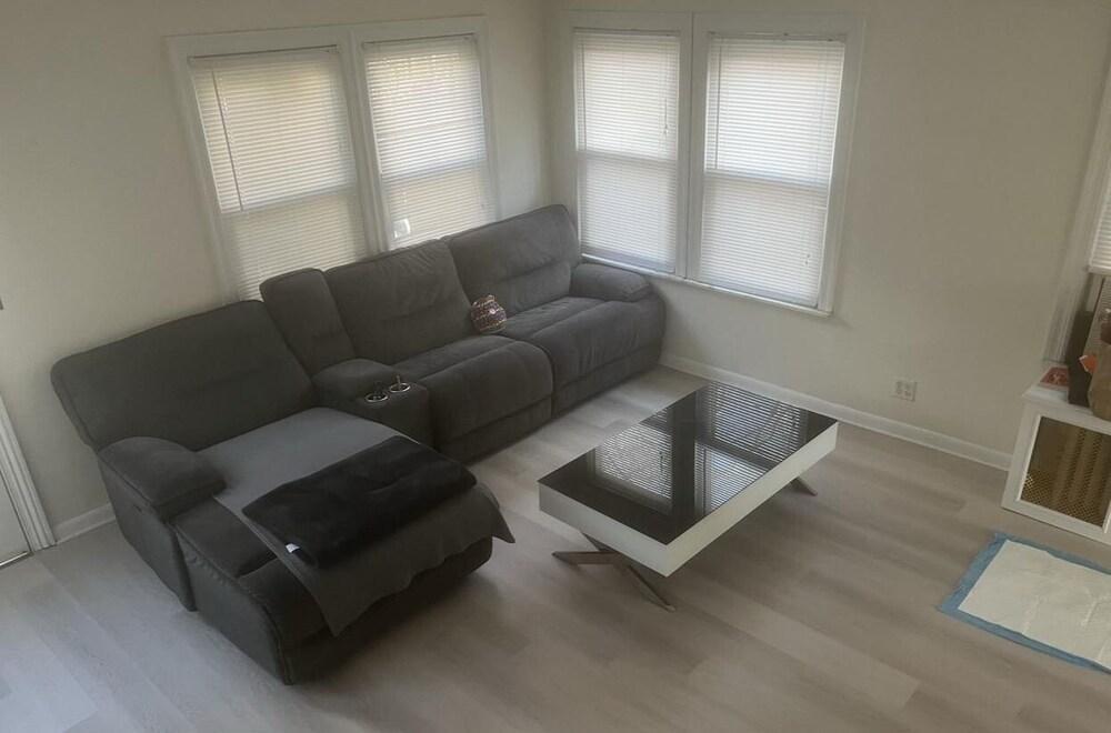 Beautiful Home Midwood area - Tap to explore photos