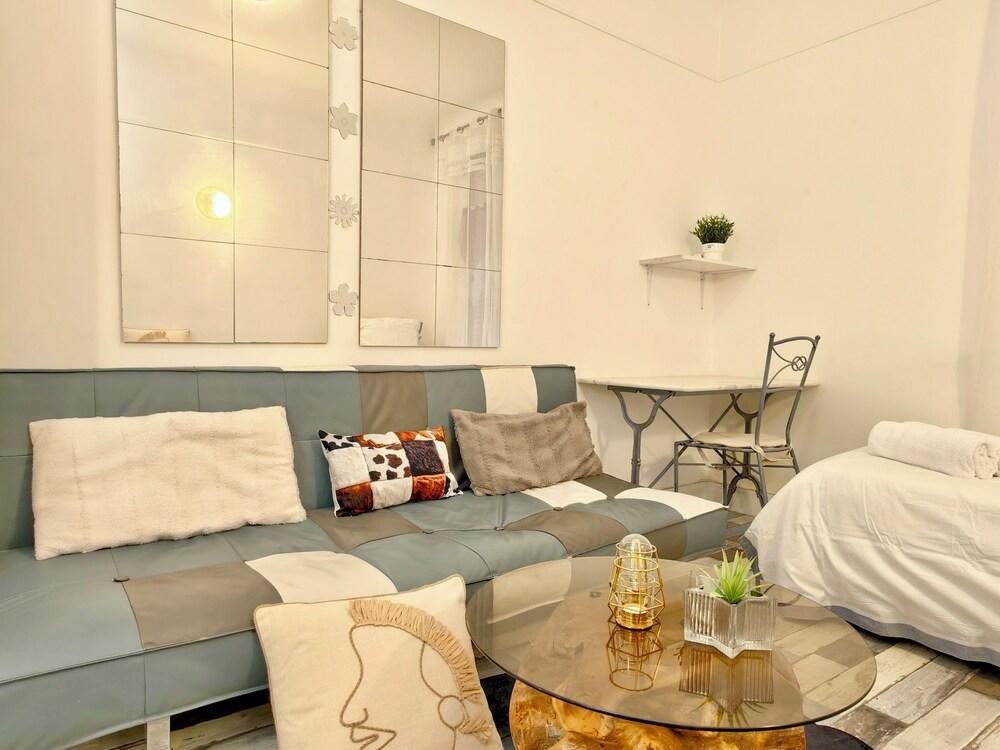 Well-Located Studio near Montparnasse and Elevator - Tap to explore photos