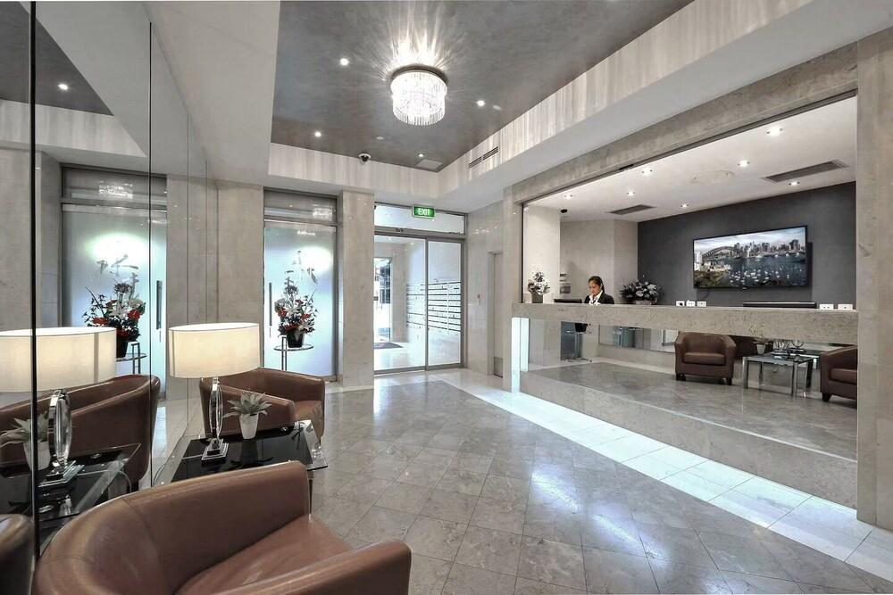 Modern Studio + Balcony + Car Park - Darling Harbour - Tap to explore photos