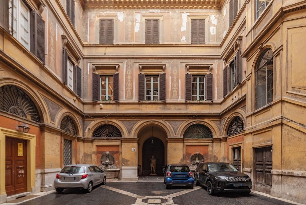 Fontanella Borghese 35 - FromHometoRome - Tap to explore photos