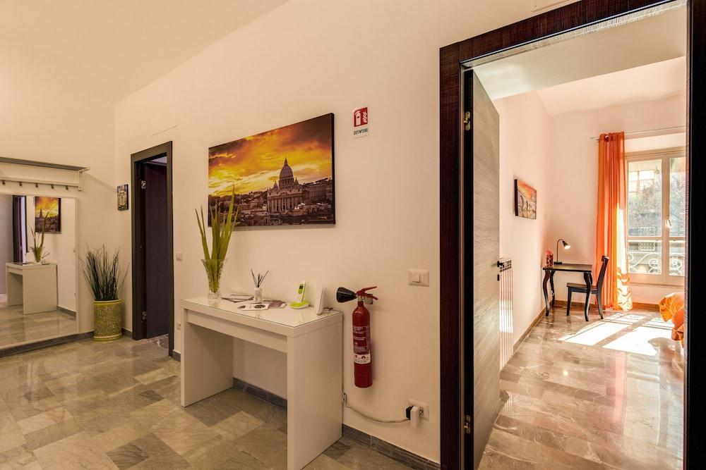 FANTASTIC APARTMENT IN MEADOWS NEAR VATICAN MUSEUMS - Tap to explore photos