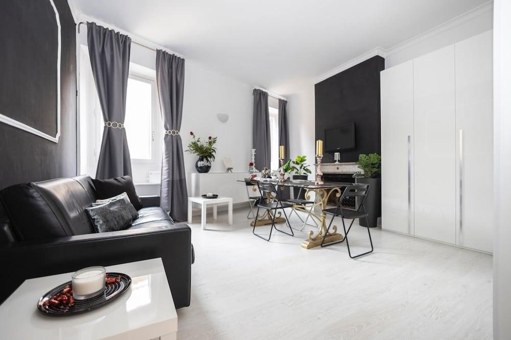 Babuino Luxury Design Apartment - Tap to explore photos