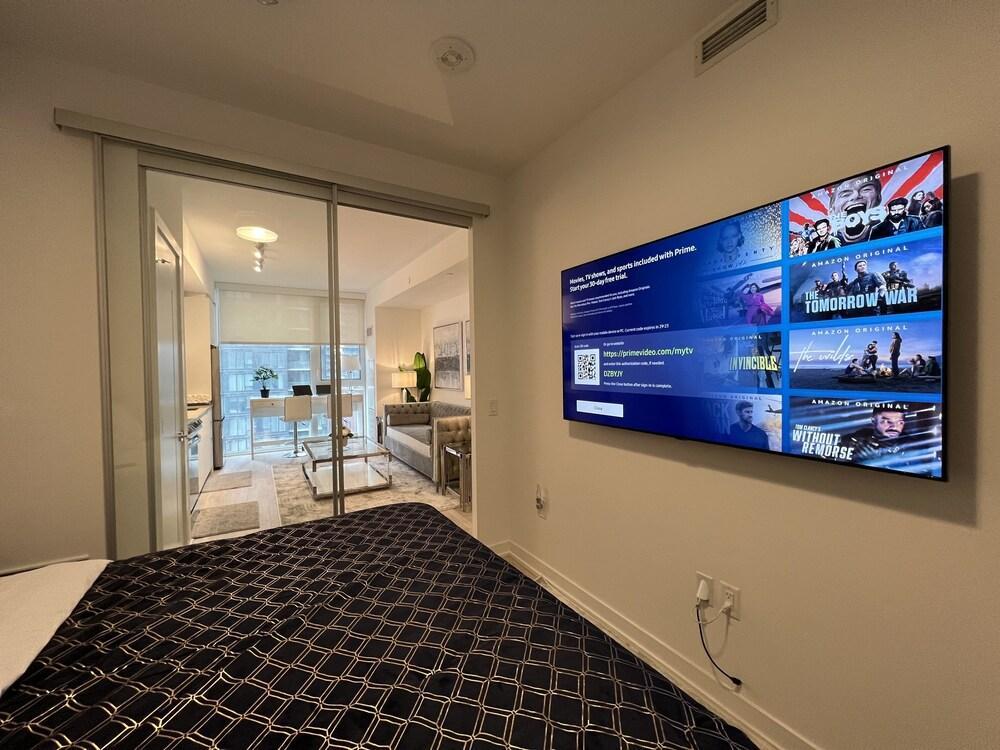 Luxury Condo King West Entertainment District - Tap to explore photos