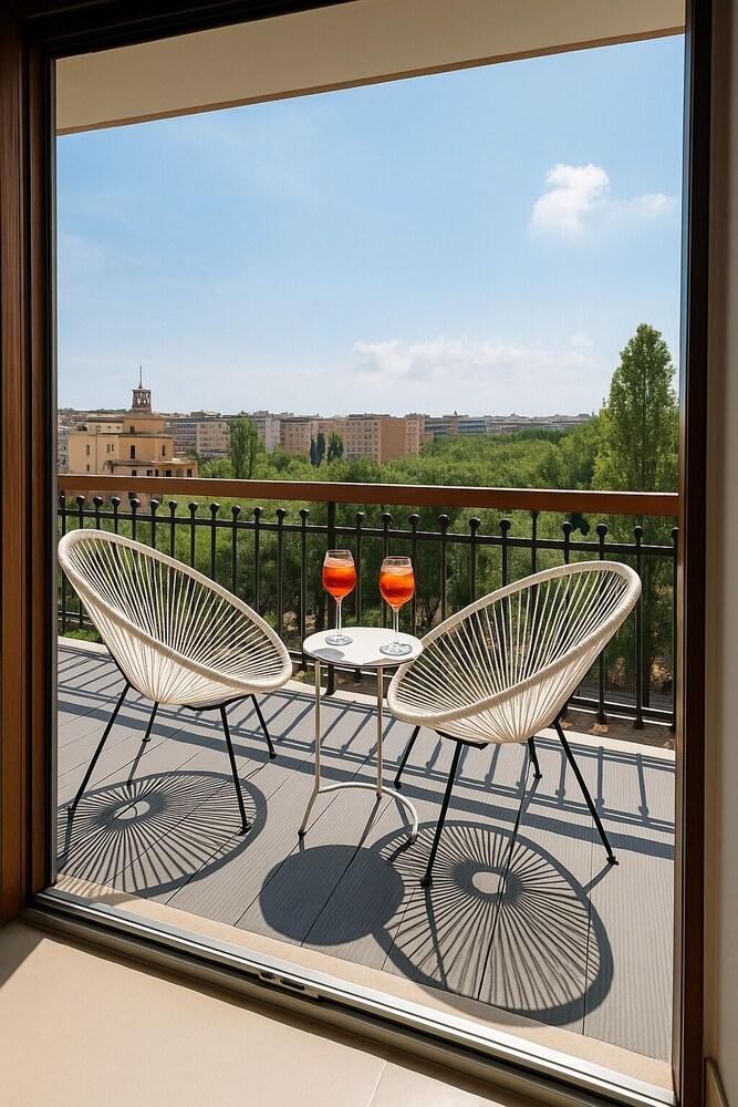 TraStella: Classy Rome Stay close to Trastevere St, - Tap to explore photos