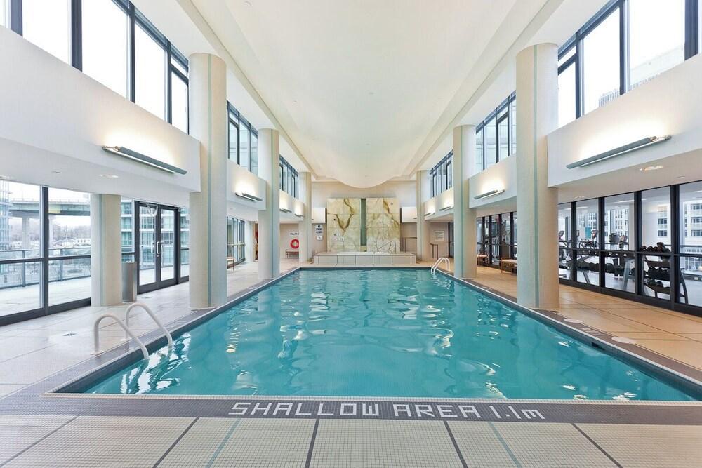 Stylish Fort York Condo with Pool + Gym