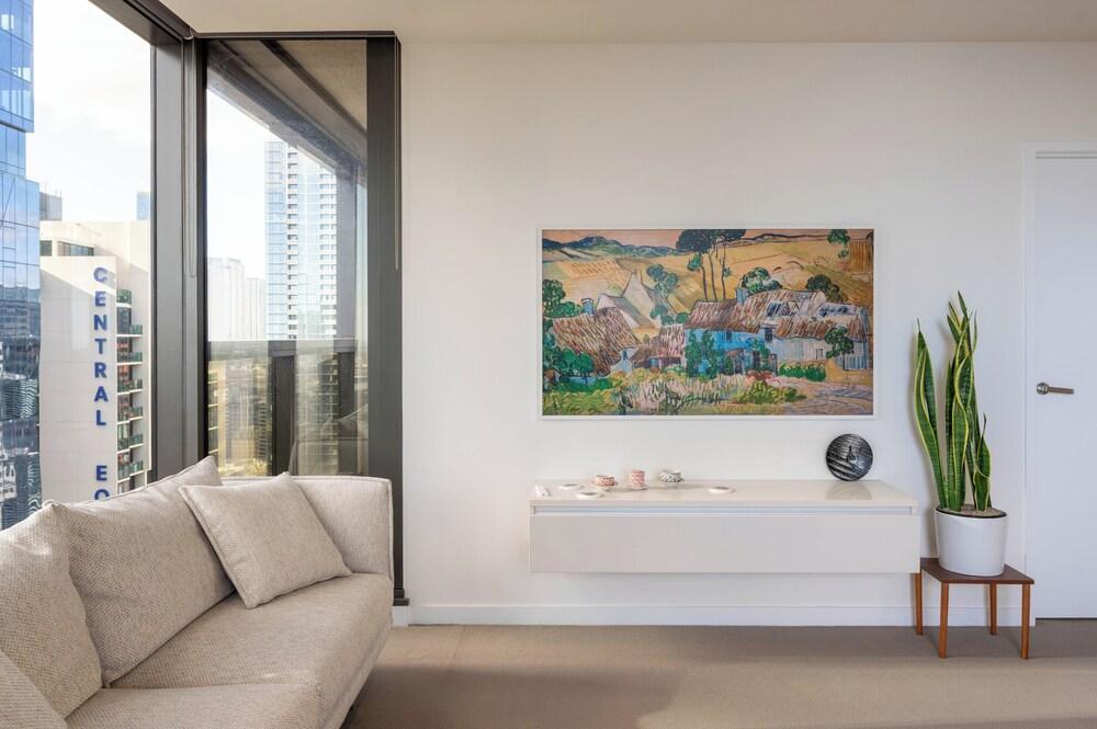 Luxury Apartment Melbourne CBD - Tap to explore photos