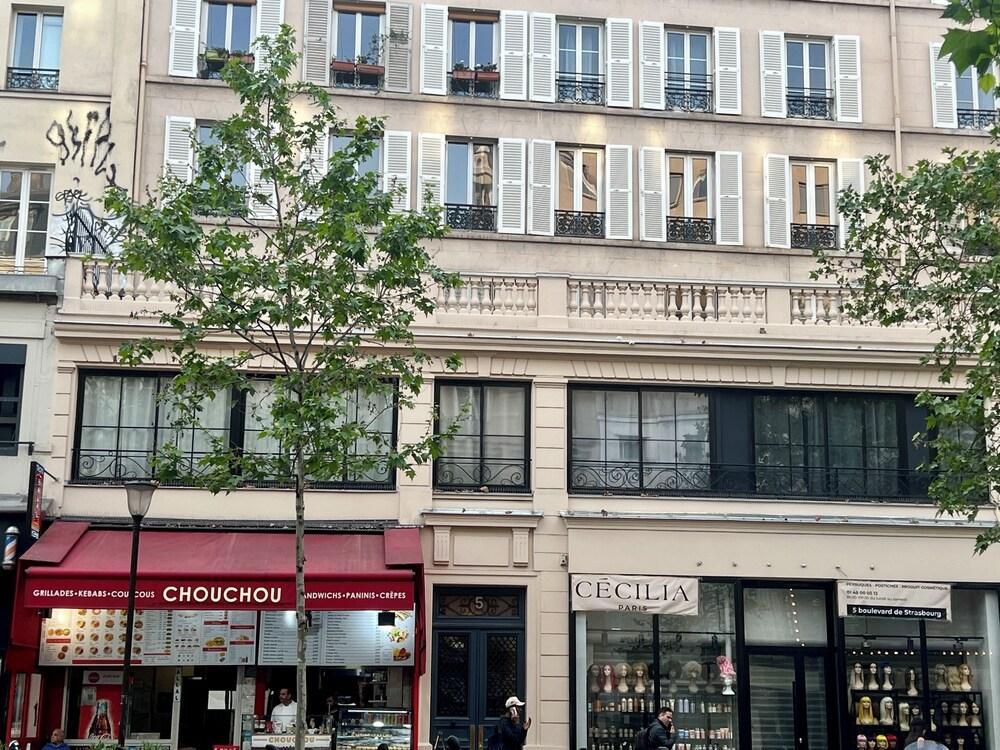 Central Paris 2BR – Walk to Marais & Opera