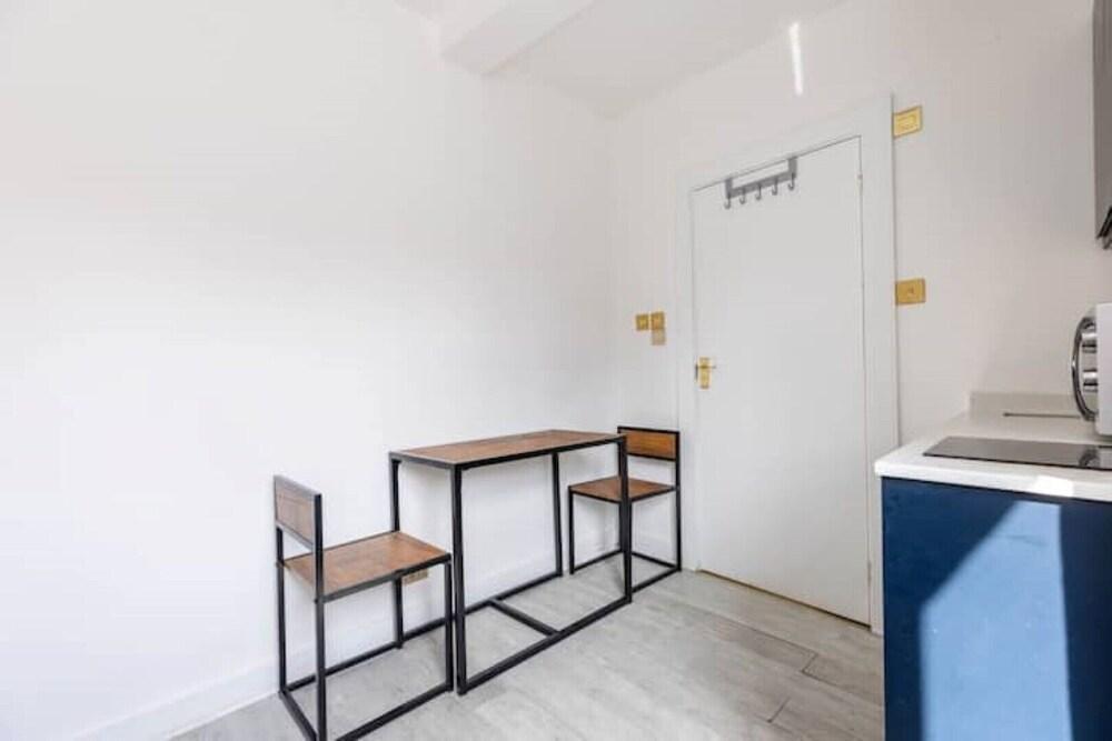 Brick lane Studio near Station - Tap to explore photos
