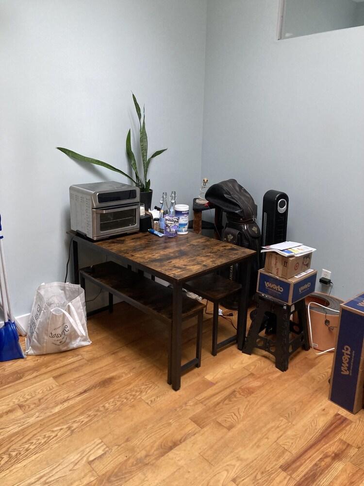 Stay at a beautiful apartment in Williamsburg!