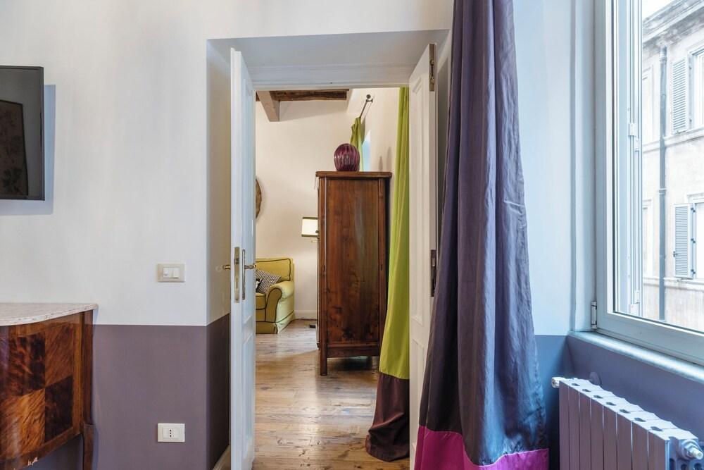 Clodio Spanish Steps Residence - Tap to explore photos