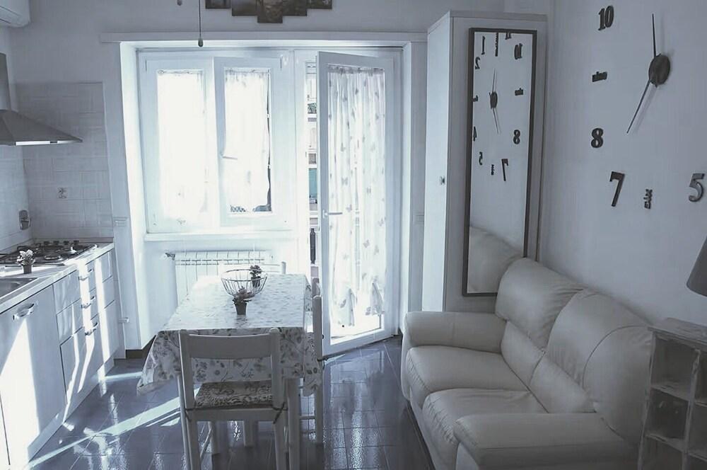 Apartment near Trastevere train station - Tap to explore photos