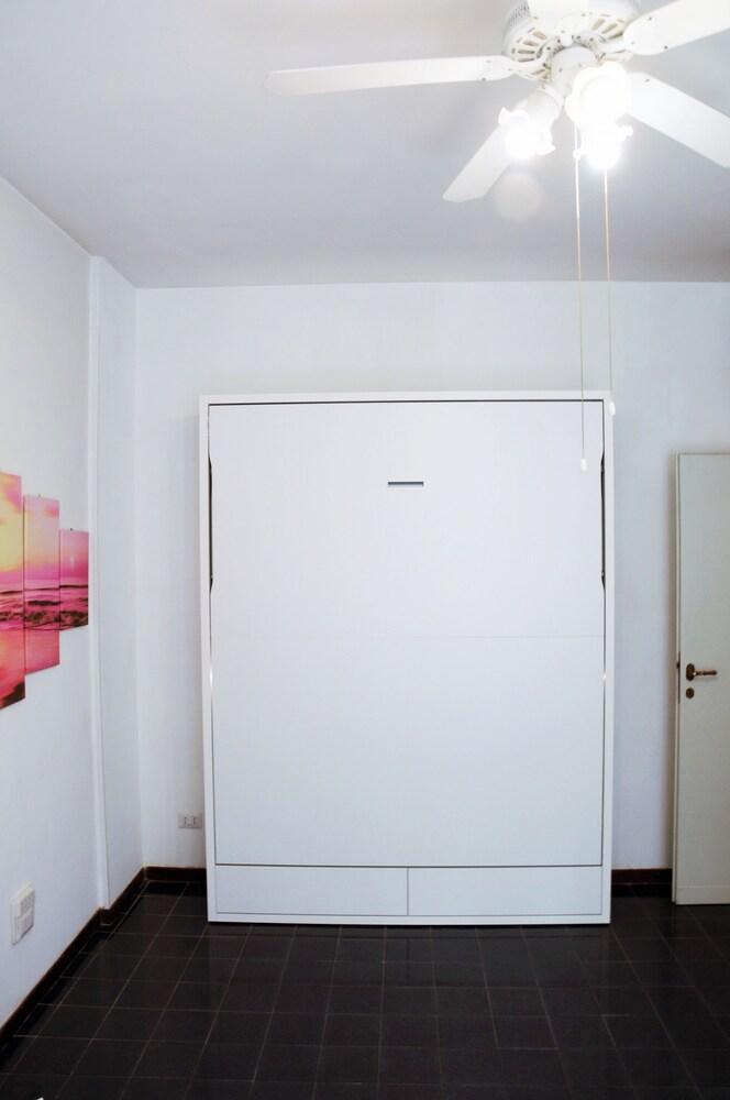 Apartment near Trastevere train station - Tap to explore photos