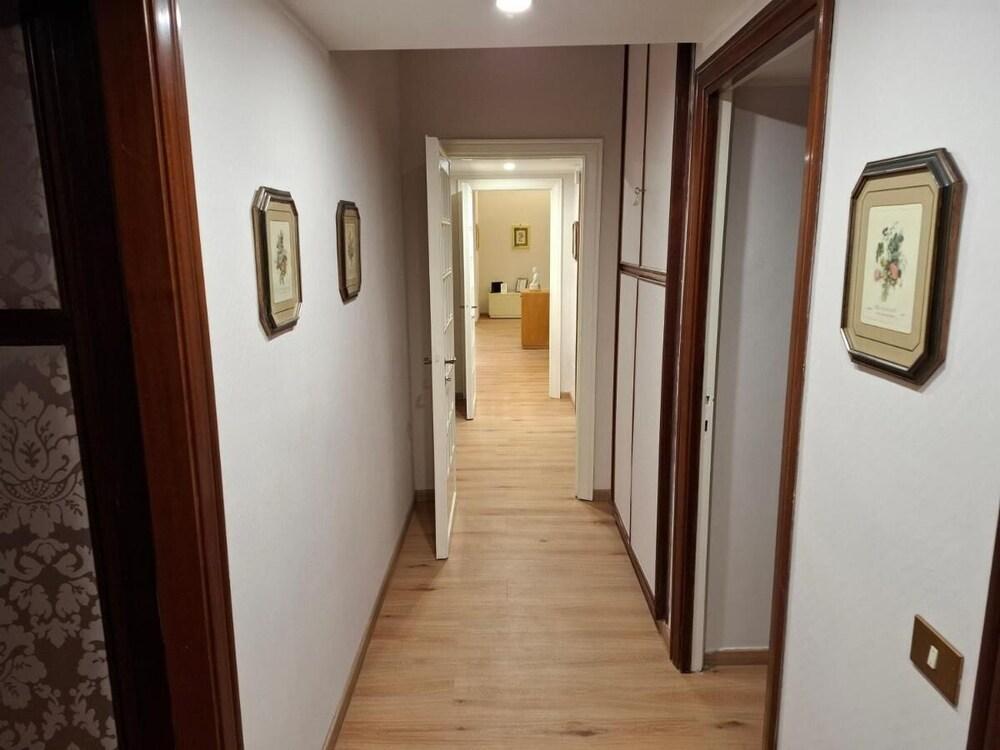 Spacious Trastevere-Eliseven apartment