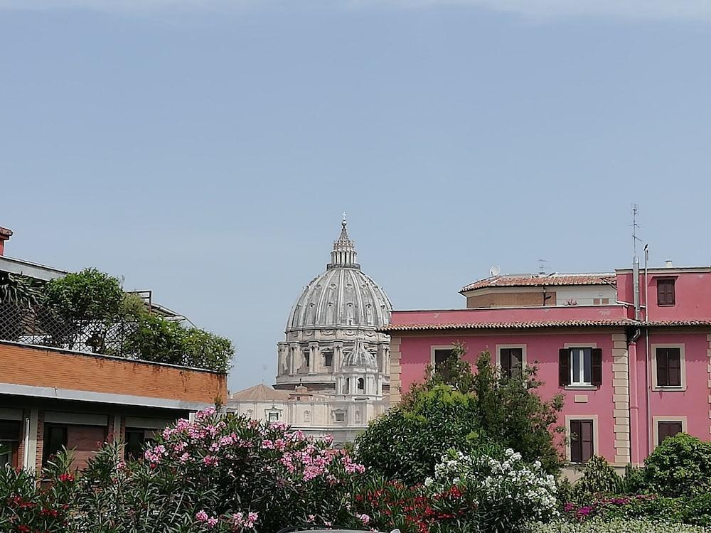 Your home in Rome Center