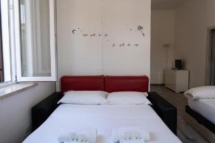 Hotel VM Room Type - Deluxe Queen Studio
