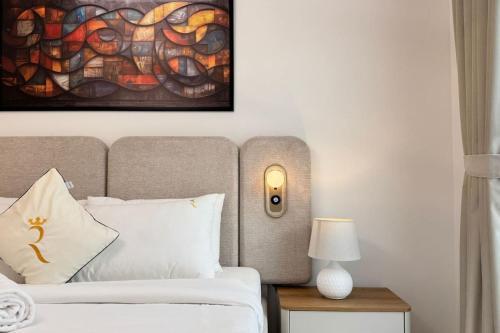 Luxe 2BR Yas Island - Chic Urban Retreat - Tap to explore photos