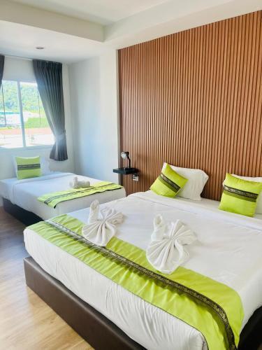28 Boutique Hotel - Newly Renovated Room Type - Triple Room with Balcony
