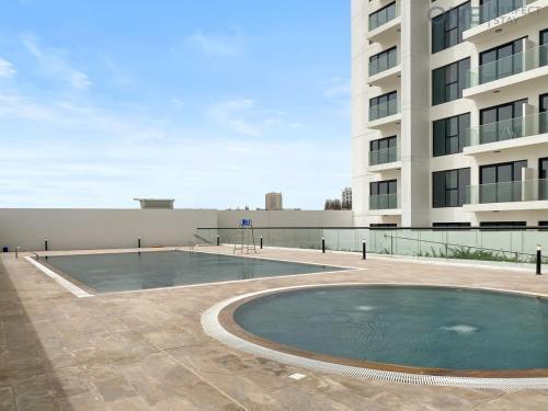 1BR with Balcony | Near Metro Station