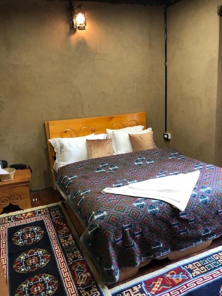 Heritage Home - Tap to explore photos