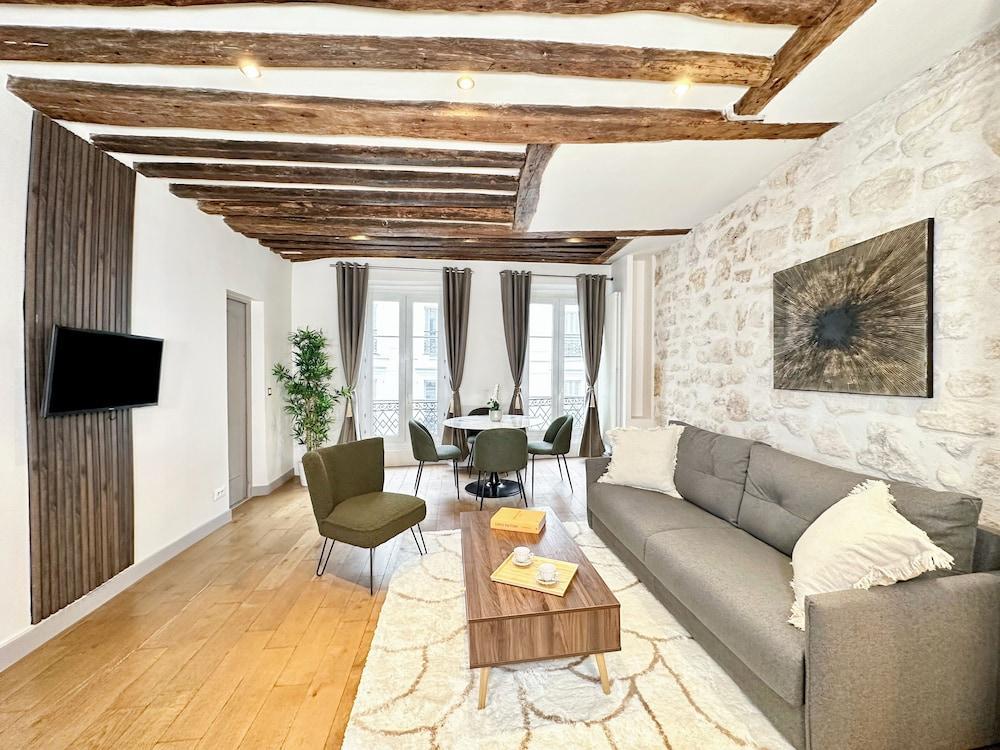 1550 Nazareth Room Type - Comfort Apartment, City View