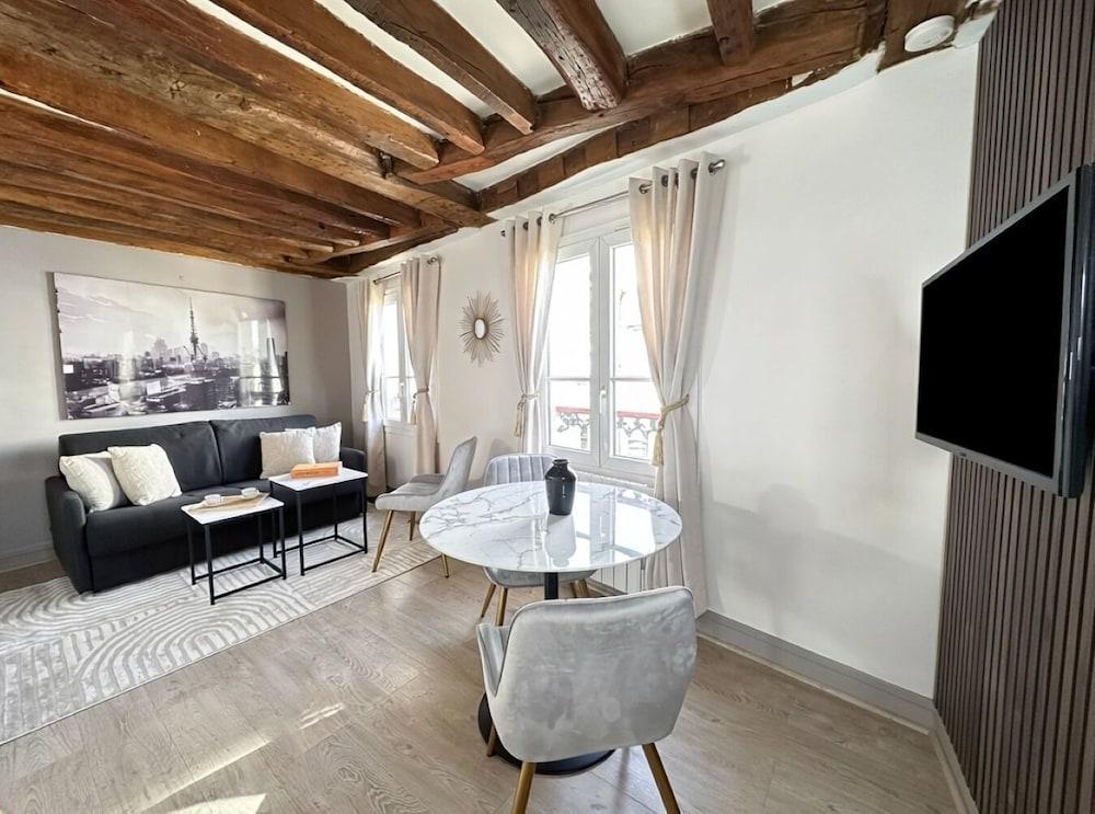 841 Polytech Room Type - Superior Apartment, City View