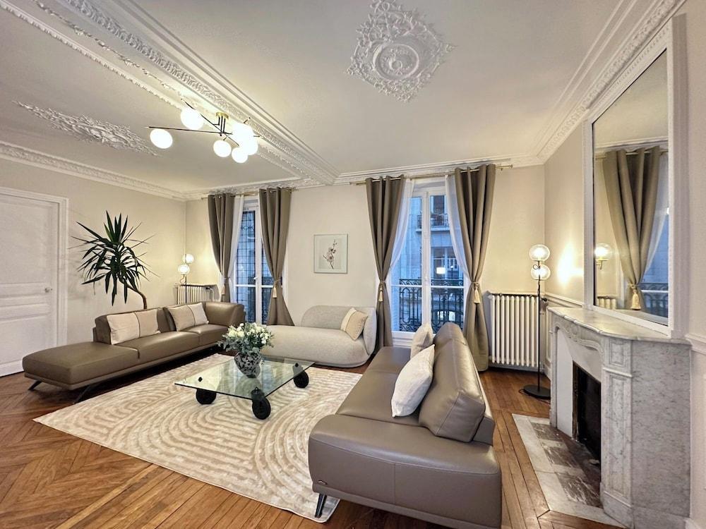 1567 Platre Room Type - Luxury Apartment, Courtyard View 1567 Platre Room Type - Luxury Apartment, Courtyard View