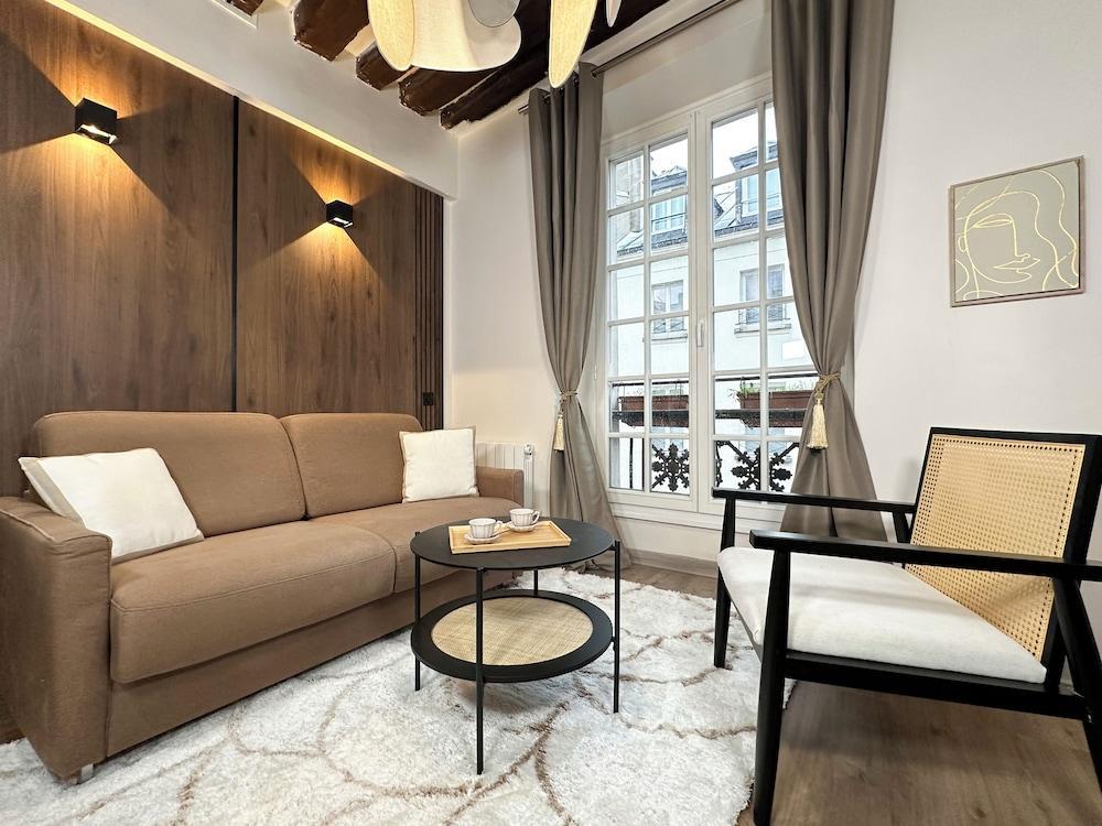 1544 Dauphine Room Type - Deluxe Studio, Courtyard View 1544 Dauphine Room Type - Deluxe Studio, Courtyard View