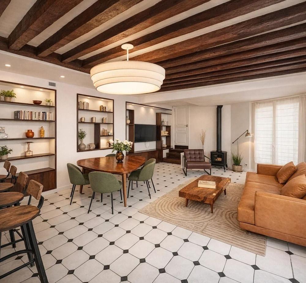 1597 Amelot Room Type - Signature Apartment, Courtyard View 1597 Amelot Room Type - Signature Apartment, Courtyard View