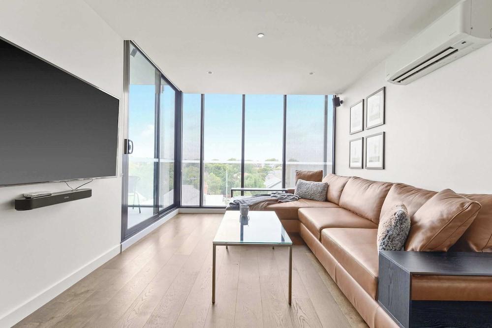 Central Oakleigh 2BR Apartment w Parking Room Type - Apartment (2 Bedrooms) Central Oakleigh 2BR Apartment w Parking Room Type - Apartment (2 Bedrooms)