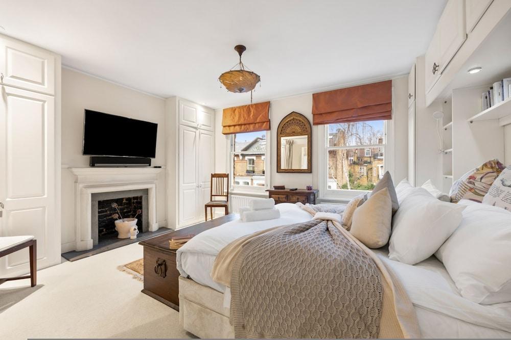 Stunning 3 Bedroom Maisonette in Chelsea